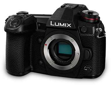 Panasonic Lumix DC-G9 + G Vario, 12-60mm, F3.5-5.6 ASPH Systemkamera 20.3MP Live MOS 5184 x 3888Pixel Schwarz