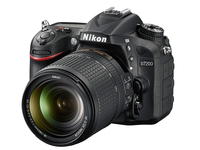 Nikon D7200 + AF-S DX NIKKOR 18-140mm (Schwarz)
